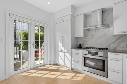 Photo 10 at 12 - 1133 Ridgewood Drive, Edgemont, North Vancouver