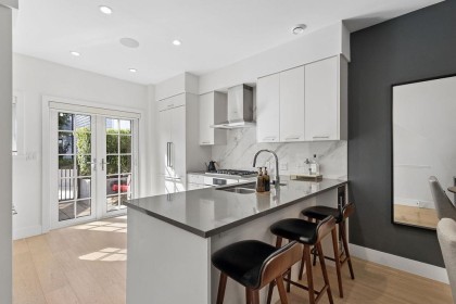 Photo 8 at 12 - 1133 Ridgewood Drive, Edgemont, North Vancouver