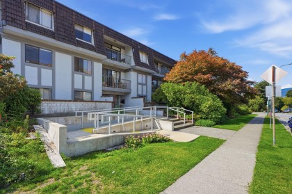 Photo 3 at 305 - 275 W 2nd Street, Lower Lonsdale, North Vancouver