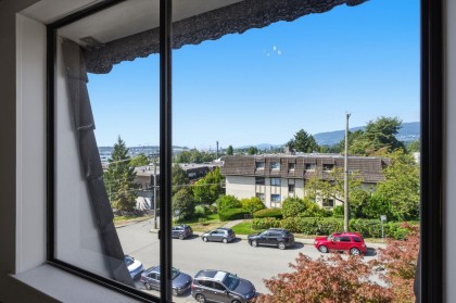 Photo 4 at 305 - 275 W 2nd Street, Lower Lonsdale, North Vancouver