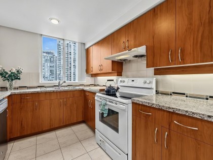 Photo 10 at 16D - 139 Drake Street, Yaletown, Vancouver West