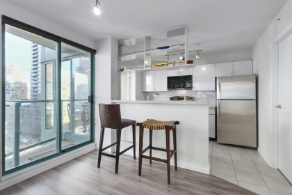 Photo 6 at 1502 - 939 Homer Street, Yaletown, Vancouver West