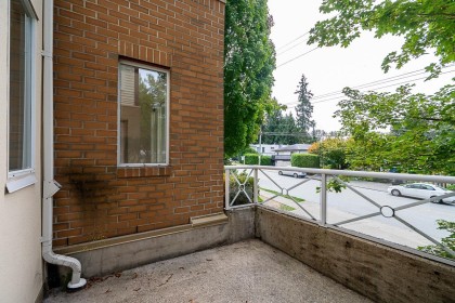 Photo 24 at 207 - 678 W Queens Road, Delbrook, North Vancouver