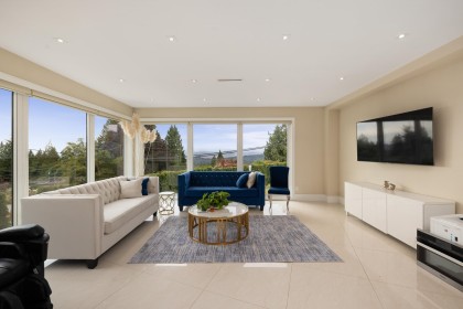 Photo 12 at 4716 Skyline Drive, Canyon Heights NV, North Vancouver