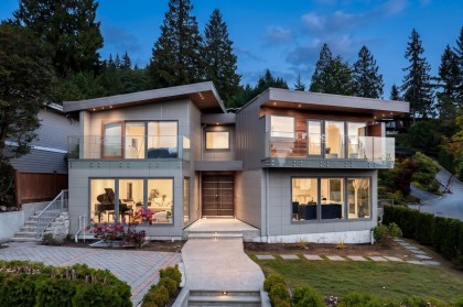 Photo 1 at 4716 Skyline Drive, Canyon Heights NV, North Vancouver