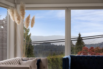Photo 10 at 4716 Skyline Drive, Canyon Heights NV, North Vancouver