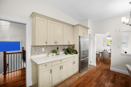 Photo 17 at 520 Ballantree Place, Glenmore, West Vancouver