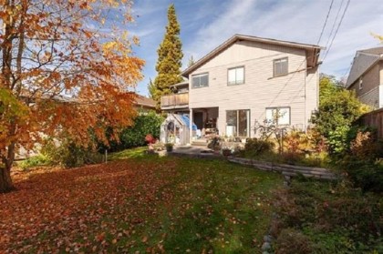 Photo 3 at 221 W 28th Street, Upper Lonsdale, North Vancouver