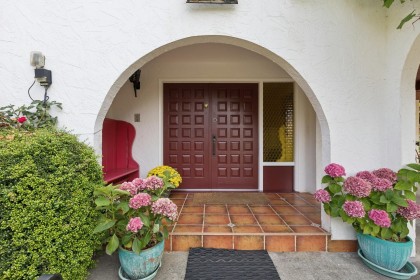 Photo 2 at 704 Maurelle Court, Canyon Heights NV, North Vancouver