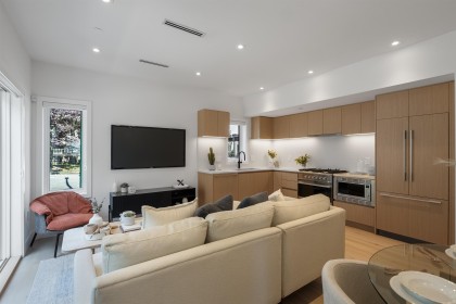 Photo 2 at 1010 W 52nd Avenue, South Granville, Vancouver West