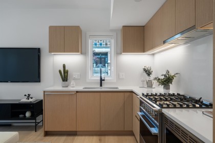 Photo 3 at 1010 W 52nd Avenue, South Granville, Vancouver West
