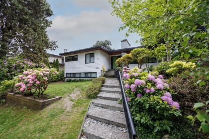 Photo 2 at 2220 W 32nd Avenue, Quilchena, Vancouver West