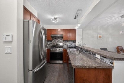 Photo 3 at 105 - 5740 Toronto Road, University VW, Vancouver West