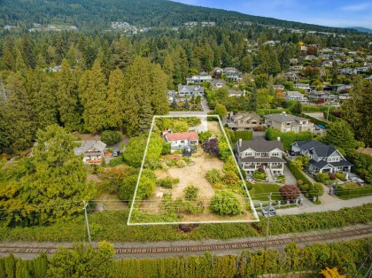 Photo 3 at 2820 Marine Drive, Altamont, West Vancouver