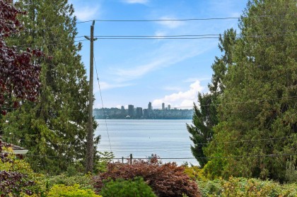 Photo 32 at 2820 Marine Drive, Altamont, West Vancouver