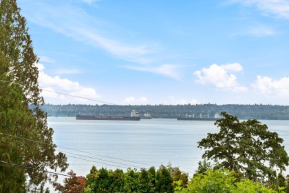 Photo 9 at 2820 Marine Drive, Altamont, West Vancouver