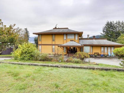 Photo 2 at 534 Beachview Drive, Dollarton, North Vancouver