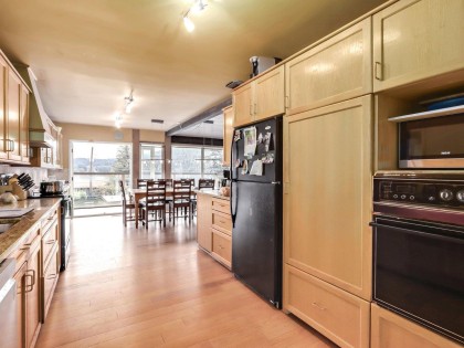 Photo 6 at 534 Beachview Drive, Dollarton, North Vancouver