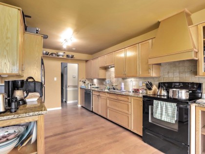 Photo 12 at 534 Beachview Drive, Dollarton, North Vancouver