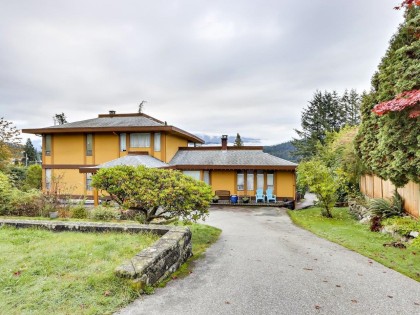 Photo 3 at 534 Beachview Drive, Dollarton, North Vancouver