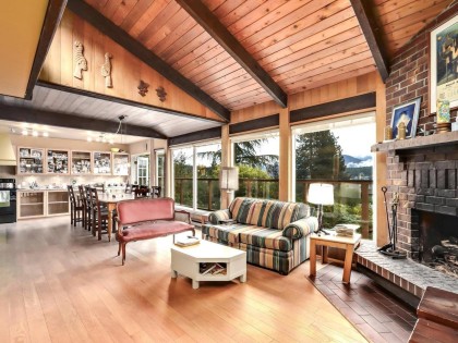 Photo 9 at 534 Beachview Drive, Dollarton, North Vancouver
