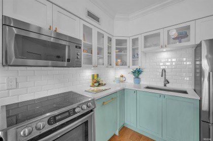 Photo 9 at 209 - 1311 Beach Avenue, West End VW, Vancouver West