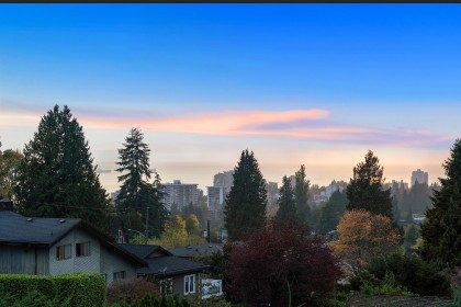 Photo 5 at 990 Jefferson Avenue, Sentinel Hill, West Vancouver