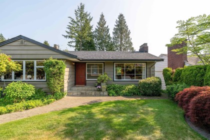 Photo 1 at 915 Wentworth Avenue, Forest Hills NV, North Vancouver