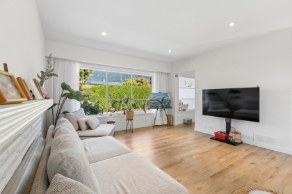 Photo 10 at 915 Wentworth Avenue, Forest Hills NV, North Vancouver