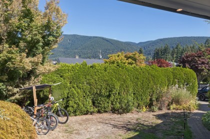 Photo 11 at 915 Wentworth Avenue, Forest Hills NV, North Vancouver