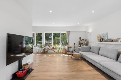 Photo 8 at 915 Wentworth Avenue, Forest Hills NV, North Vancouver