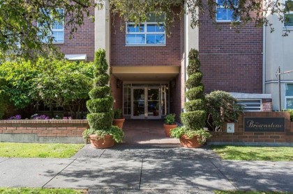 Photo 2 at 214 - 2105 W 42nd Avenue, Kerrisdale, Vancouver West