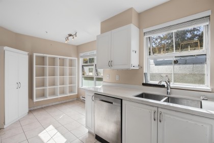 Photo 7 at 214 - 2105 W 42nd Avenue, Kerrisdale, Vancouver West