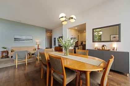 Photo 11 at 114 - 1420 Duchess Avenue, Ambleside, West Vancouver