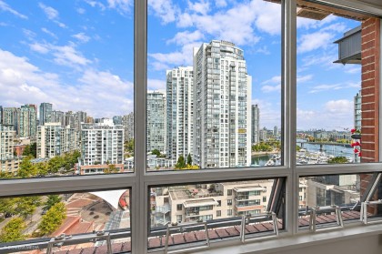 Photo 10 at 17D - 139 Drake Street, Yaletown, Vancouver West