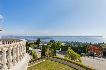 Photo 1 at 1471 Bramwell Road, Chartwell, West Vancouver