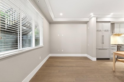 Photo 3 at 7523 Yukon Street, Marpole, Vancouver West
