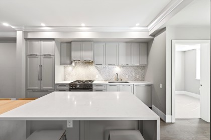 Photo 4 at 7523 Yukon Street, Marpole, Vancouver West