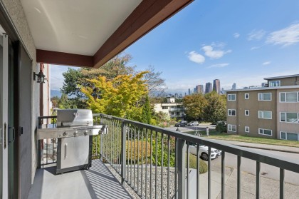 Photo 13 at 206 - 2120 W 2nd Avenue, Kitsilano, Vancouver West