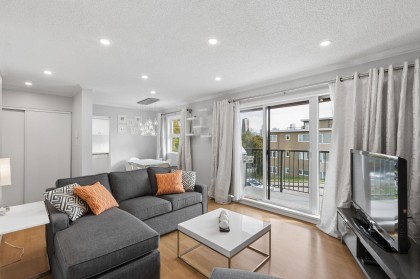 Photo 4 at 206 - 2120 W 2nd Avenue, Kitsilano, Vancouver West