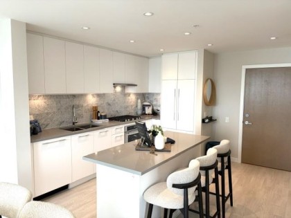Photo 5 at 307 - 110 E 17th Street, Central Lonsdale, North Vancouver