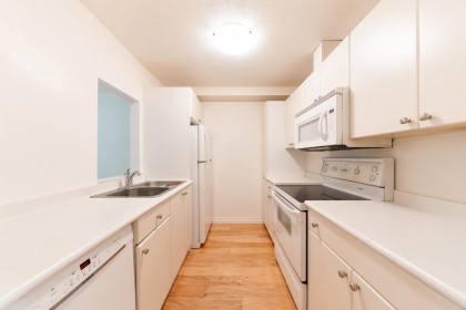 Photo 6 at 3319 Mountain Highway, Lynn Valley, North Vancouver