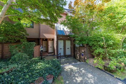 Photo 8 at 3319 Mountain Highway, Lynn Valley, North Vancouver