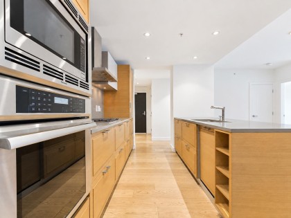 Photo 6 at 311 - 1561 W 57th Avenue, South Granville, Vancouver West
