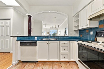 Photo 13 at 403 - 121 W 29th Street, Upper Lonsdale, North Vancouver