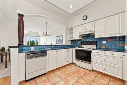 Photo 12 at 403 - 121 W 29th Street, Upper Lonsdale, North Vancouver