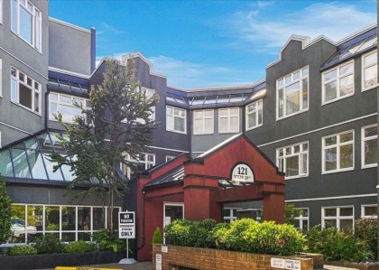 Photo 1 at 403 - 121 W 29th Street, Upper Lonsdale, North Vancouver