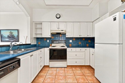 Photo 14 at 403 - 121 W 29th Street, Upper Lonsdale, North Vancouver
