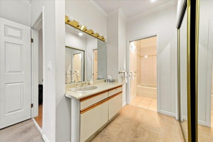 Photo 19 at 403 - 121 W 29th Street, Upper Lonsdale, North Vancouver