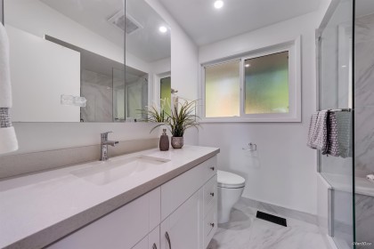 Photo 2 at 667 Plymouth Drive, Windsor Park NV, North Vancouver